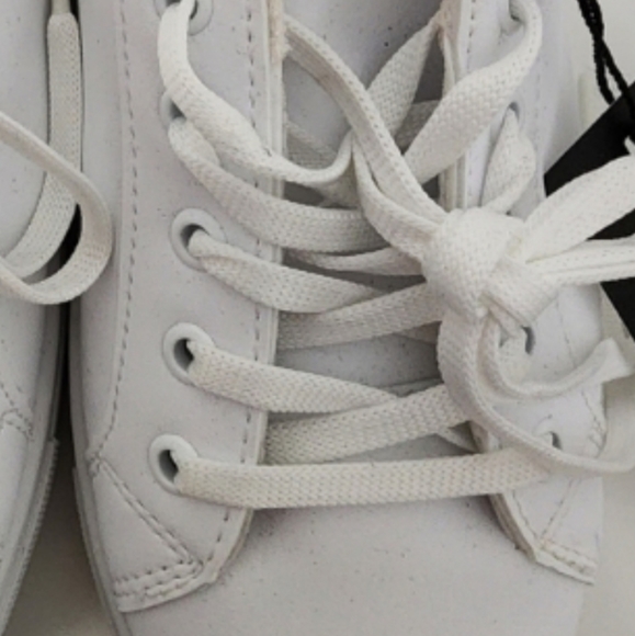 BooHoo White Women's Sneakers Shoes 👟 size US 9 EUR 7 NWT - Picture 5 of 7